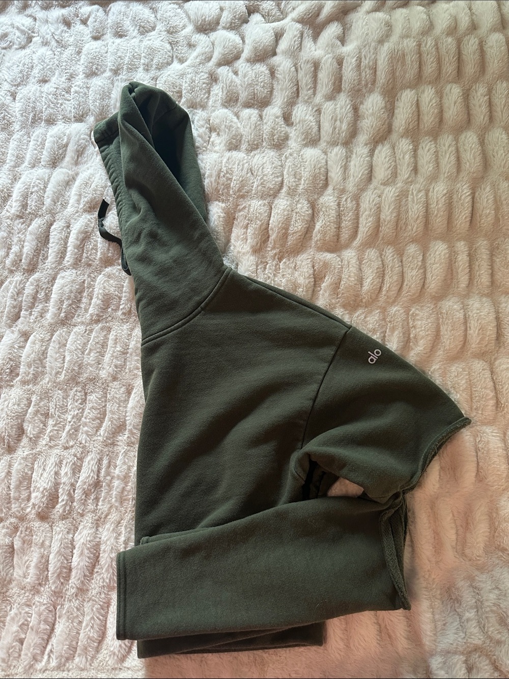 Alo Yoga Peak Cutout Women’s Cropped Hoodie - Olive Green Medium - Picture 7 of 8